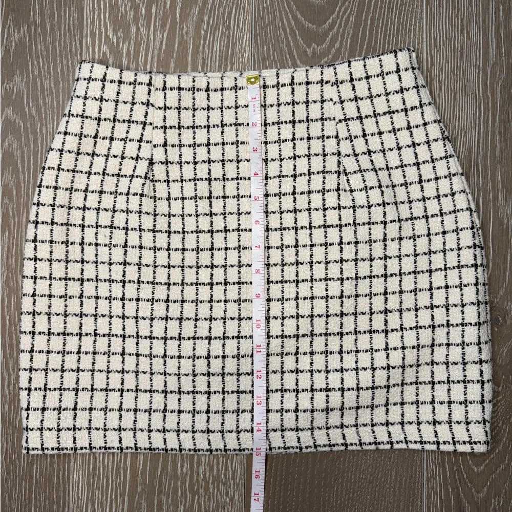 Chic Black and White Checkered Skirt - Picture 2 of 7